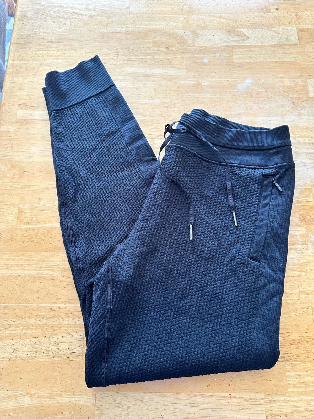 Lululemon waffle knit joggers size 8
